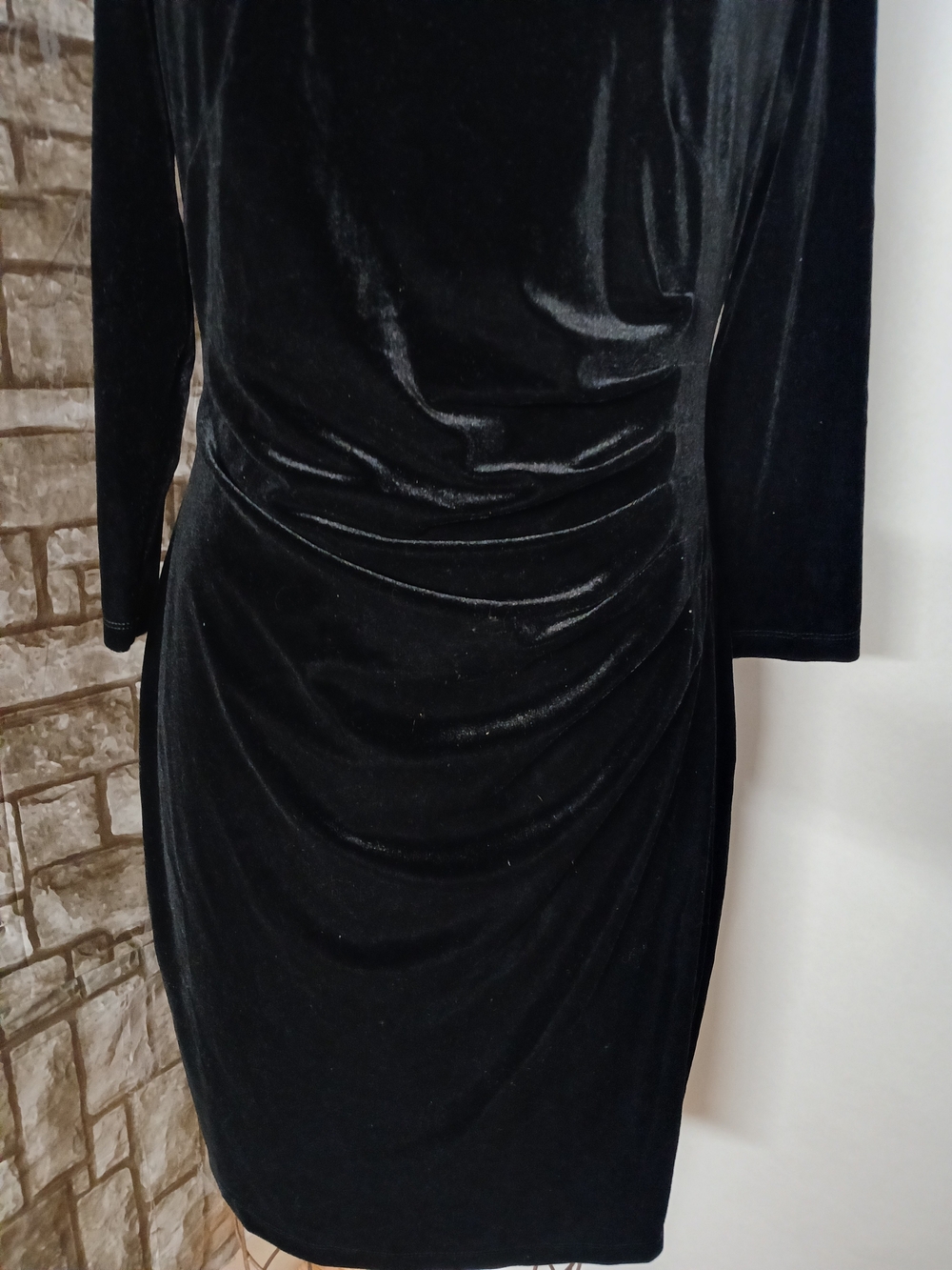 Annen Klein Women's Black Velvet Ruched Sheath Dress - Picture 5 of 10